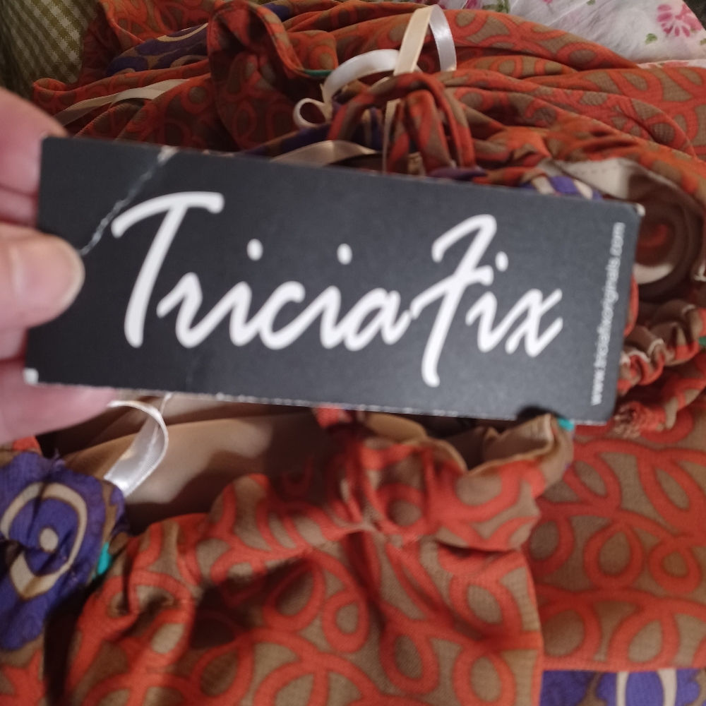 NWT Trisha Fix STUNNING Flowy Halter Maxi!! - Picture 3 of 10
